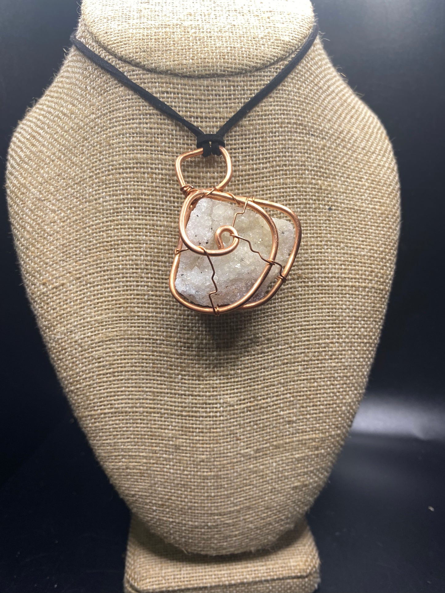 Energy Amplifying Quartz Cluster