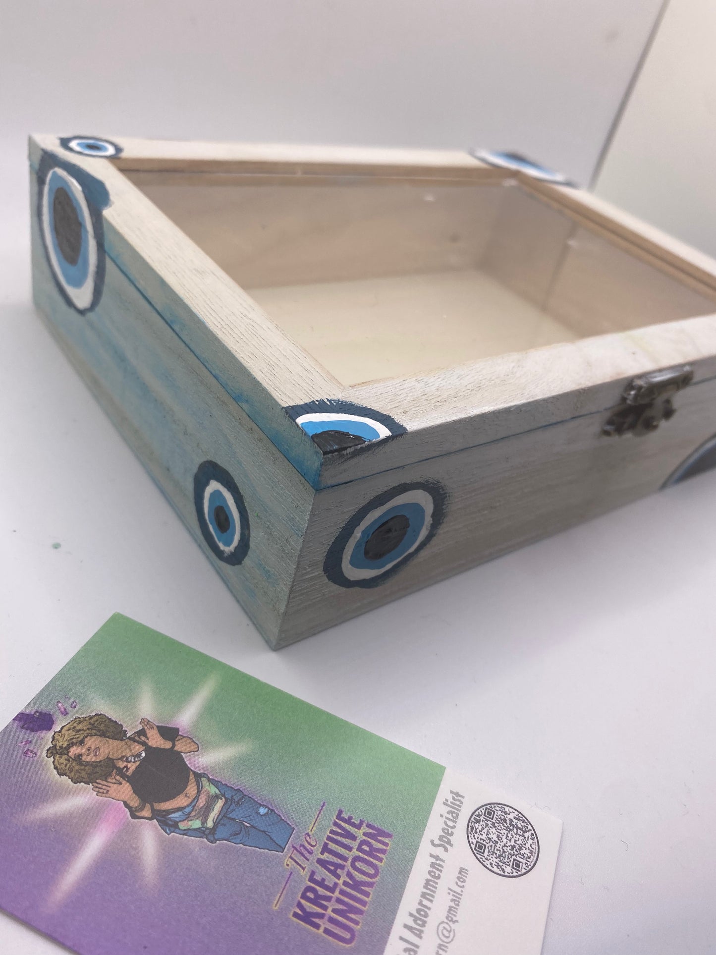 Crystal charging hub