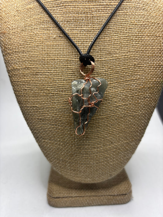 Labradorite pendant - The Kreative Unikorn LLC